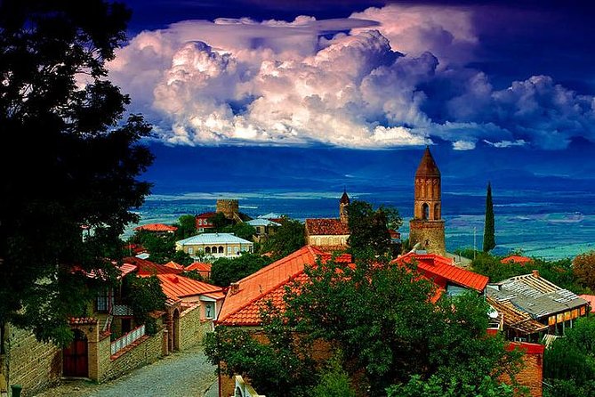 1-Day Trip to David Gareja Monastery with Rainbow Hills & Sighnaghi from Tbilisi - Rainbow Hills Hike: The 30 to 40 Minute Walk You’ll Remember