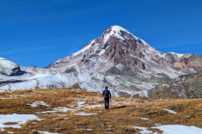 3-Day Hiking Group Tour in Kazbegi - Day 1: Tbilisi to Ananuri, then Juta and Chaukhi Pass at 3338m