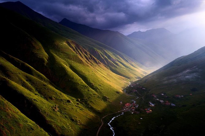 3-Day Hiking Group Tour in Kazbegi - Should you book this 3-day Kazbegi hiking tour?