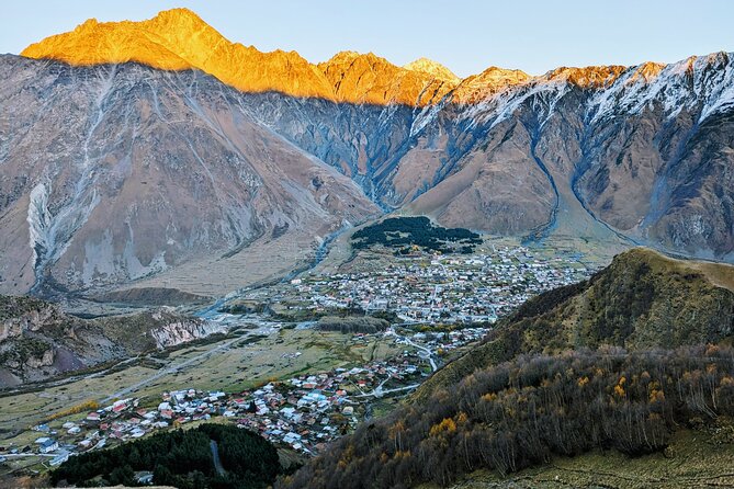 3-Day Hiking Group Tour in Kazbegi - Day 2: Gergeti Trinity Church, Sabertse pass, and the Gergeti Glacier hike