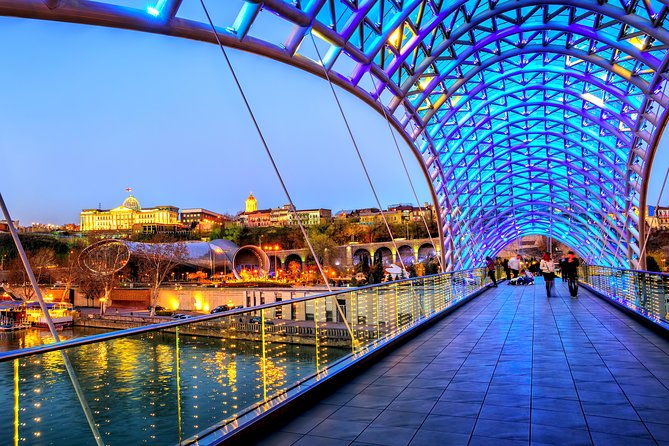 3 days tour package-Short break holiday in Georgia - Key cultural stops: Metekhi, Vakhtang’s statue, Kartlis Deda, and Shardeni Street