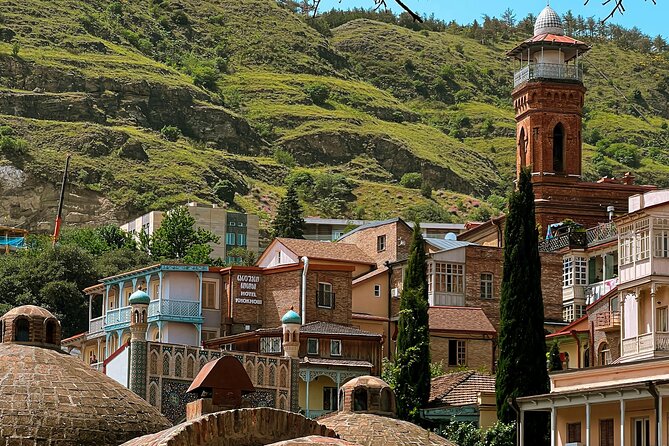 3-Hour Private Guided Walking Tour in Tbilisi - Metekhi Cathedral Yard Views and the Vakhtang Gorgasali Statue