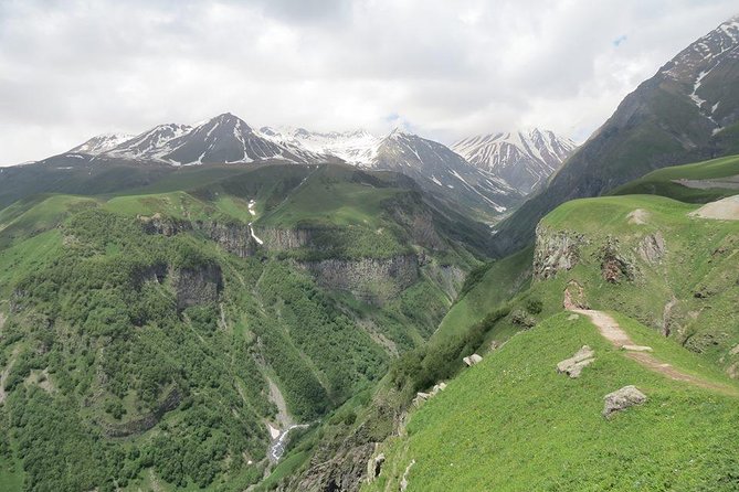 Caucasus mountains full day Private Tour Ananuri-Gudauri-Kazbegi - Ananuri Fortress Ensemble: Saint-George Church and 13th-Century Mountain Defense