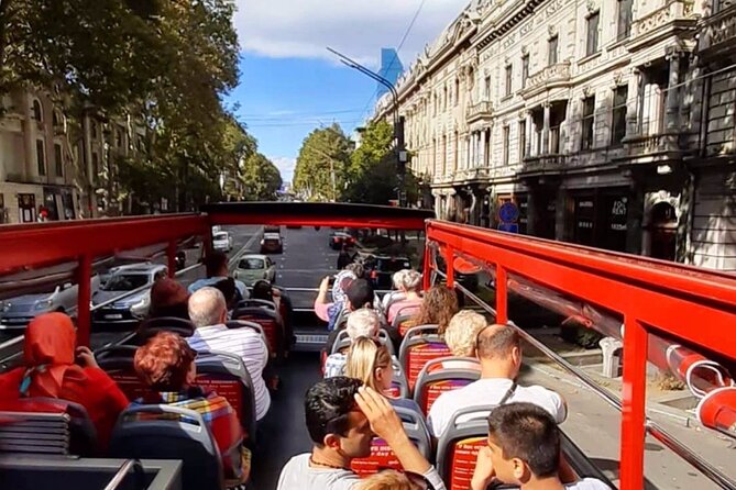 City tour Tbilisi on red bus - Headsets and audio guides in 14 languages: how to use them well