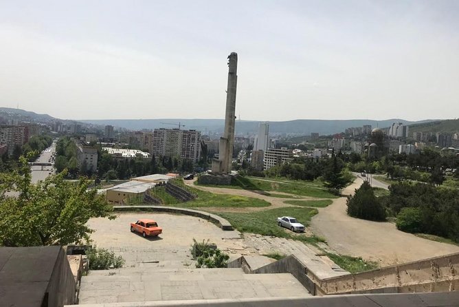 Concrete Giants Tour - Stop 1 at Chronicles of Georgia: 20 minutes of monument impact
