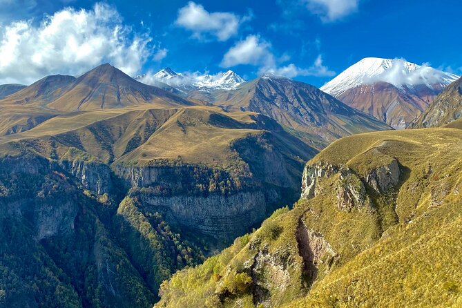 Day Trip to Kazbegi and Gudauri - Gudauri honey tasting: a small sensory break in the mountains