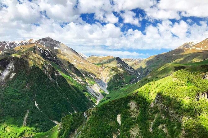 From Tbilisi: Kazbegi Ananuri Gudauri and Trusso Valley by 4x4 - Getting started in Tbilisi: meeting point, timing, and how to avoid stress