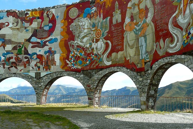 From Tbilisi: Kazbegi, Gudauri & Ananuri Day Trip - Stepantsminda: Clean Air, Long Days, and a Health-Myth Reality Check