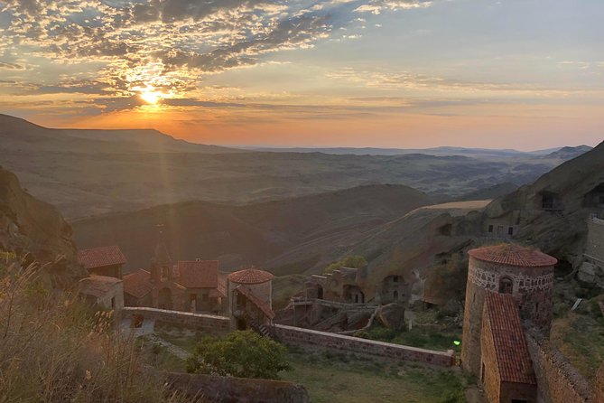 Gareja Sunrise Hike Tour from Tbilisi and Rainbow Hills Trail - Oasis Club breakfast in Udabno: the fuel stop you will appreciate