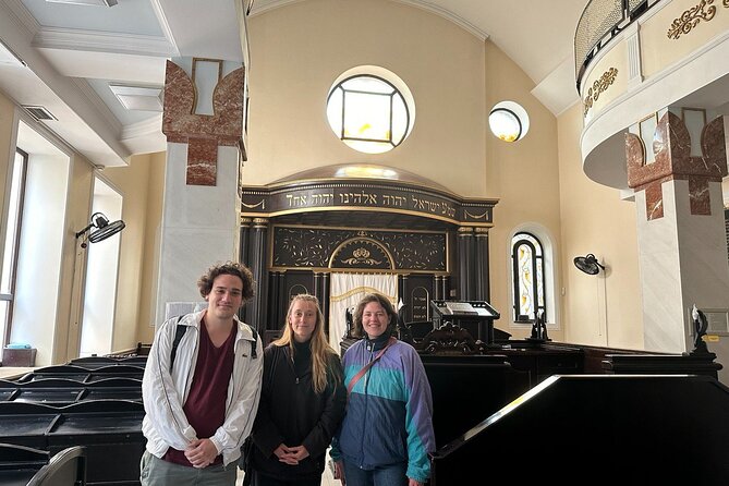 Jewish Heritage Walking Tour with Kosher Wine Tasting - Pace, group size, and how to prepare