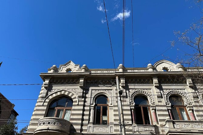 Jewish Heritage Walking Tour with Kosher Wine Tasting - Who this tour fits best