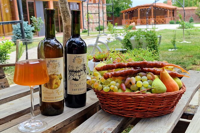 Kakheti - Small wineries and family-cooked lunch • Private tour - Sighnaghi: wall walk views over the Alazani Valley