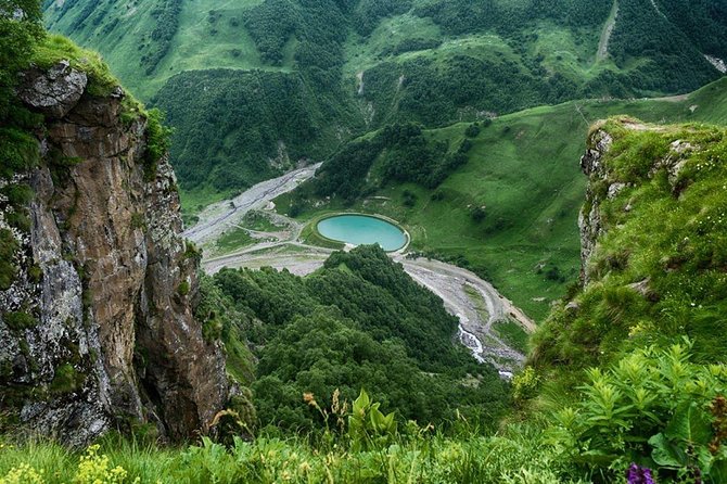 Kazbegi, Ananuri , Gudauri and Zhinvali (Group Tour) - Zhinvali on the Route: Reservoir Views With a Road-Trip Feel