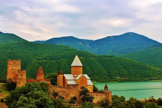 Kazbegi, Gergeti and Ananuri Full Day Tour from Tbilisi - Zhinvali Dam: the first mountain river stop