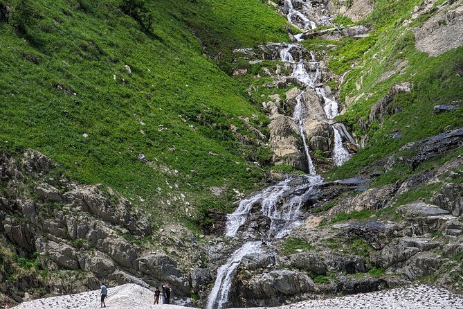 Kazbegi & Gudauri Private Full-Day Tour From Tbilisi - Zhinvali reservoir viewpoints and Ananuri’s fortress ensemble