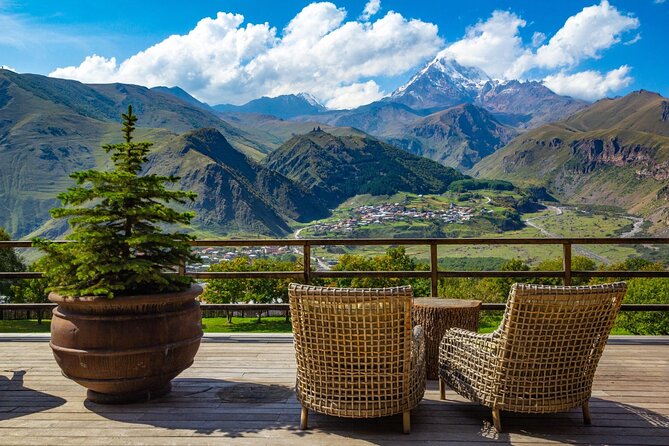 Kazbegi&Gudauri Small group tour including hotel pick up/drop-off - Ananuri Fortress Ensemble: the stop with the most walking-friendly payoff