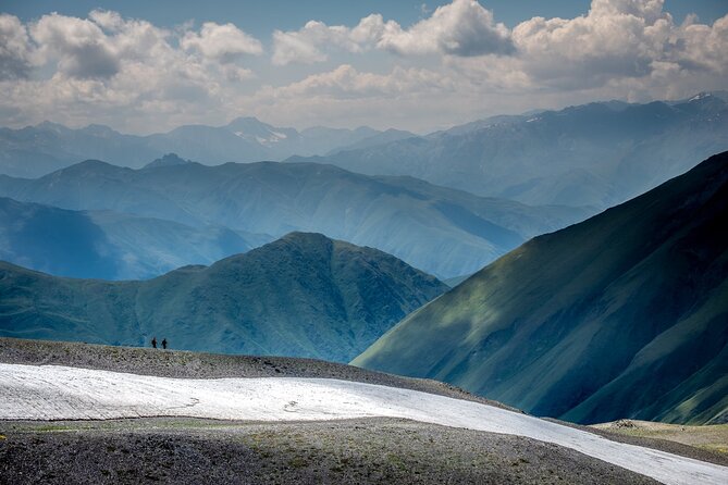 Kazbegi - One Day Trekking Private Tour to Chaukhi Pass 3341 m - Getting to Juta from Stepantsminda, and why the 4x4 time matters