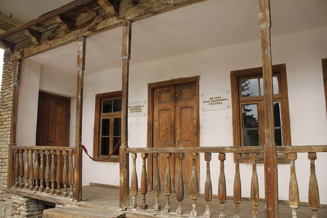 Mtskheta-Gori-Uplistsikhe - Gori: quick history stops, Stalin sites, and photo time