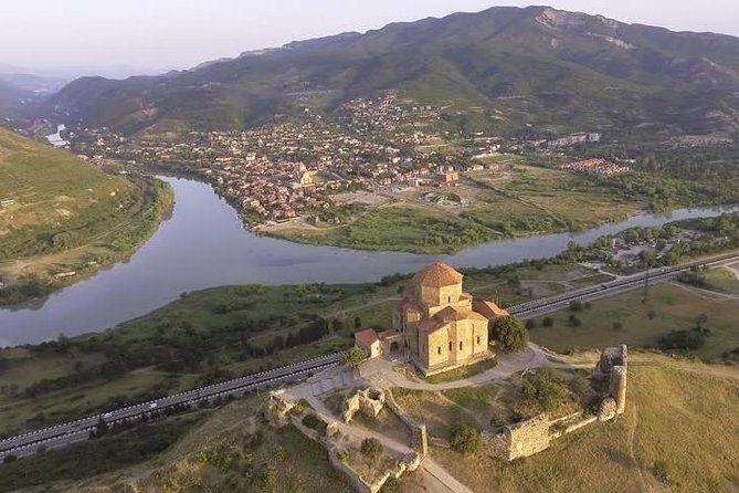 Mtskheta - Jvari - Samtavro, the cradle of Georgian Christianity. (group tours) - A 5-hour circuit from Tbilisi where the story makes sense