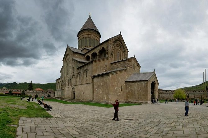 Mtskheta + Tbilisi Private Tour - Tbilisi Old Town on foot: bridges, baths, churches, and markets