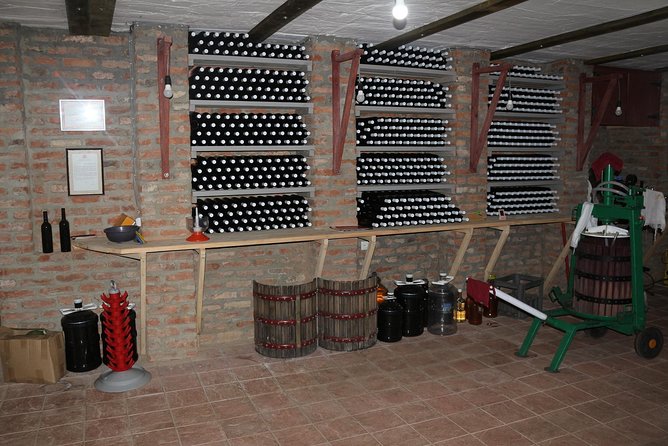 Natural Wine Tour to Kartli region, lunch & wine tasting at Andro Barnovi - Lunch at the chateau: where the day slows down