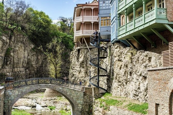 Old tbilisi walking tour & wine tasting - Karvasla Bread Bakery, Silk Road Merchants, and Two Big Churches