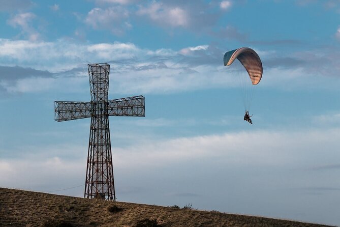 Paragliding tandem flights in Georgia - From hotel pickup to the meeting point near the lift