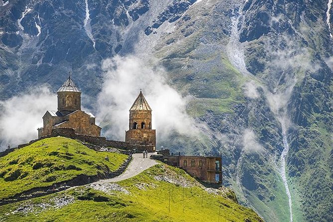 Private 5-Day Tours & Transfers from Tbilisi to Top Georgia Spots - Stepantsminda and Gergeti Trinity Church at 2,170 meters