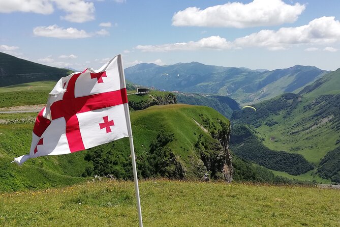 Private day tour in Kazbegi (Stepantsminda) - A single mountain day with big Georgian icons