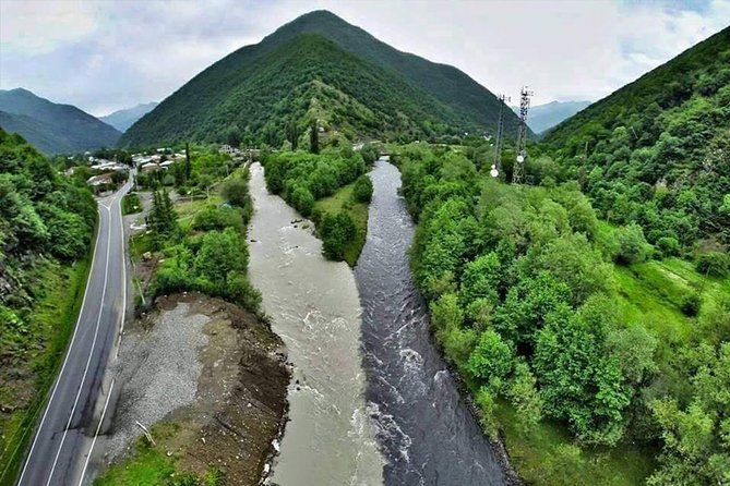 Private day tour in Kazbegi (Stepantsminda) - Stop 2: Ananuri Fortified Castle Ensemble and what you should notice