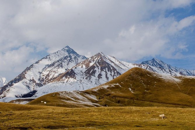 PRIVATE Day-Trip to Kazbegi (The most popular tour in Georgia) - Stop 2: Ananuri Fortified Castle Ensemble, forts and the logic of the past