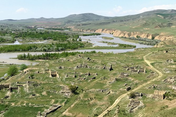 Private Tour to Mtskheta Stalin Museum Uplistsikhe Caves - Stop 3: The Stalin Museum in Gori, Soviet displays with selective storytelling