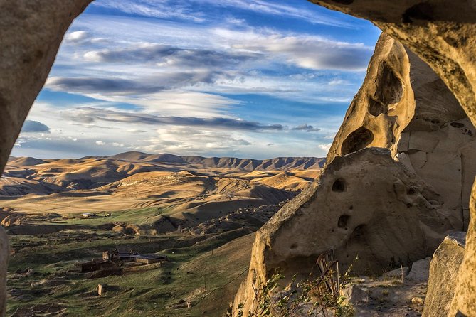 Private Tour to Mtskheta Stalin Museum Uplistsikhe Caves - Guides make the difference: what to look for