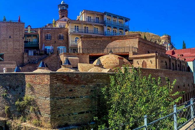 Private Walking Tbilisi City Tour - Kartlis Deda to Bridge of Peace: Two Ways to Read the River