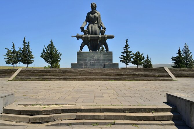 Tbilisi to Armenia Sanahin Haghpat Akhtala Monastery Group Tour - Stop 1: Marneuli and the Mother of 9 Sons monument (why it matters)