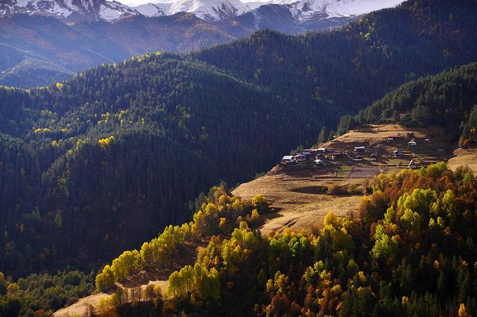 Trekking Tour from Tusheti to Khevsureti via Atsunta Pass - Day-by-day: Tusheti stone villages to the quiet gorge trails