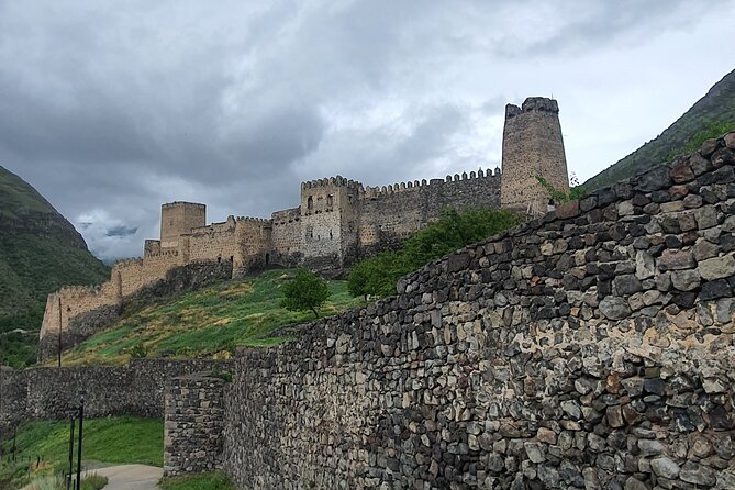 Vardzia. Lake Paravani, Khertvisi & Lomisa castle, Rabati - Paravani Lake: High-Altitude Calm in a Short Stop