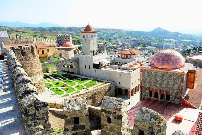 Vardzia - Rabati - Borjomi - What the guides can add, and why the language matters