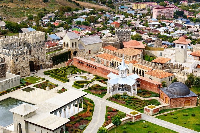 Virtual tour to Georgia - Gergeti Trinity Church: Views and Meaning in One Quick Hit